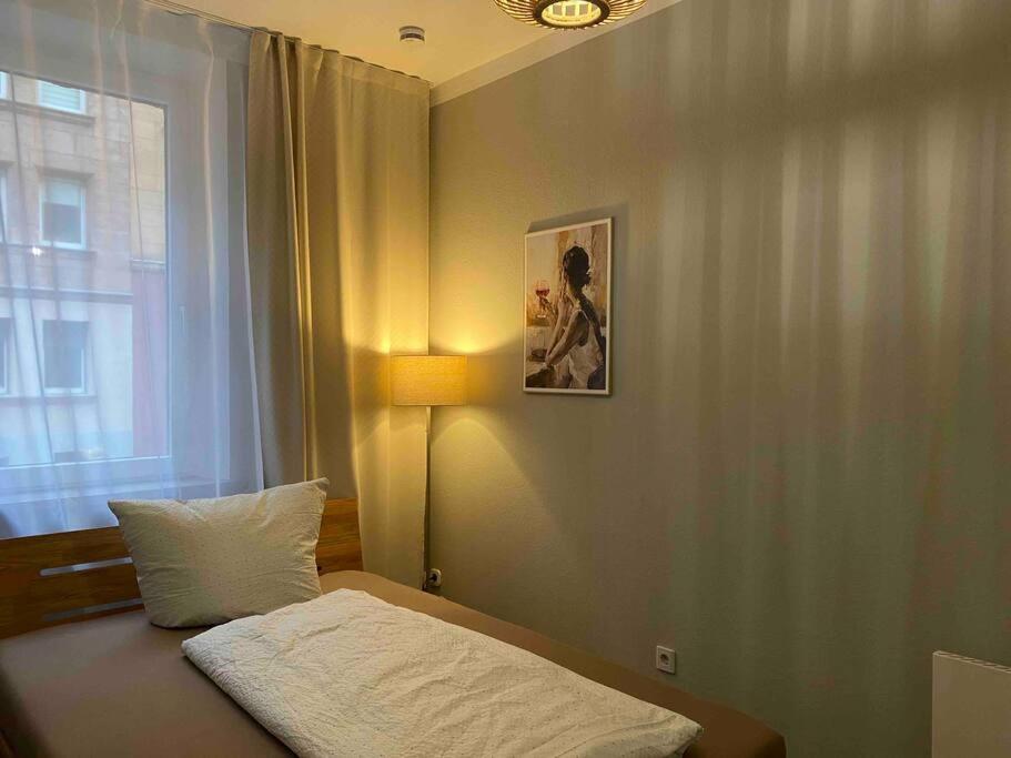 Modern Living Apartment - 3-Zimmer - Nuernberg Nord, Ruhige Seitenstrasse, Fusslaeufig Strassenbahn المظهر الخارجي الصورة